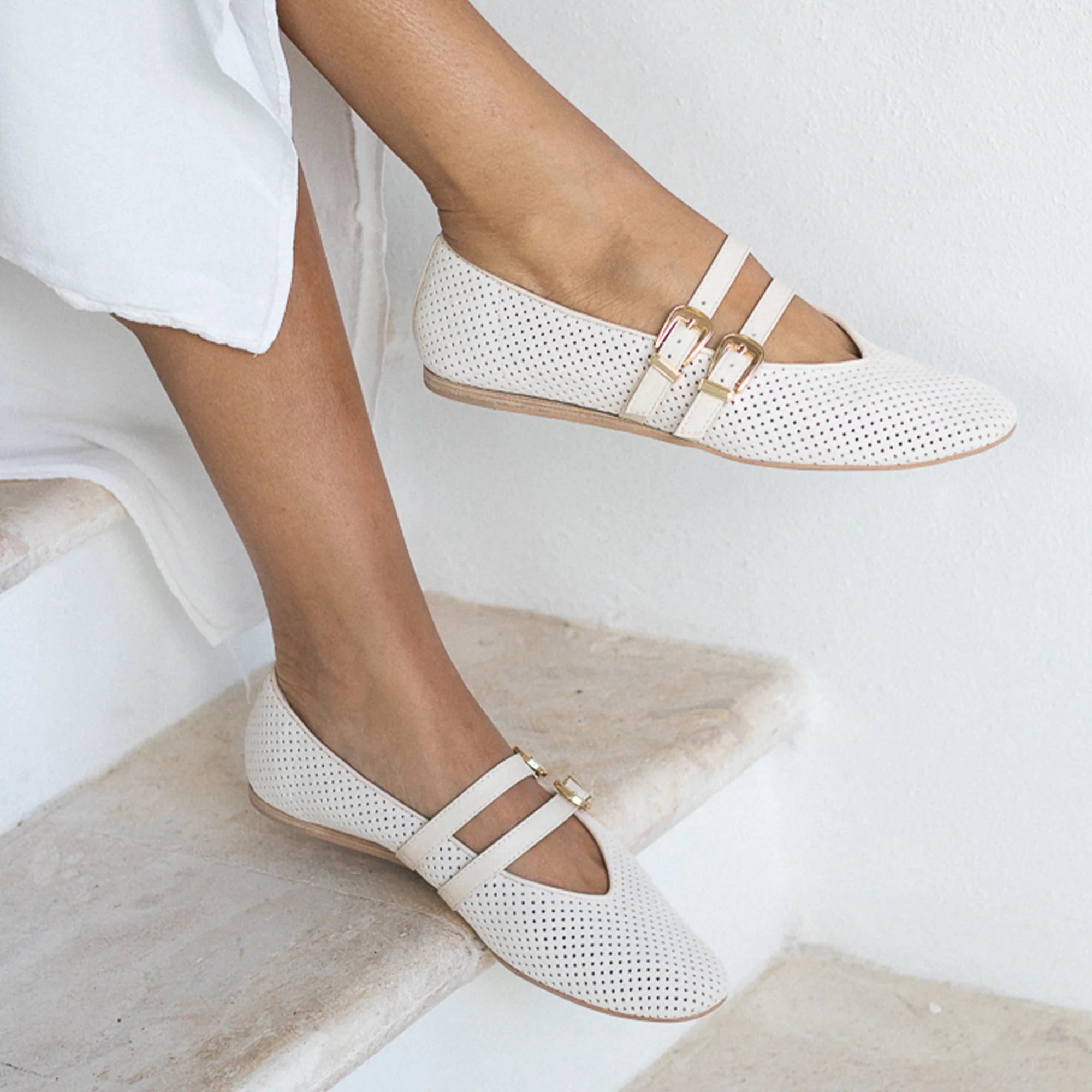 BAYLEE BONE PERF SUEDE