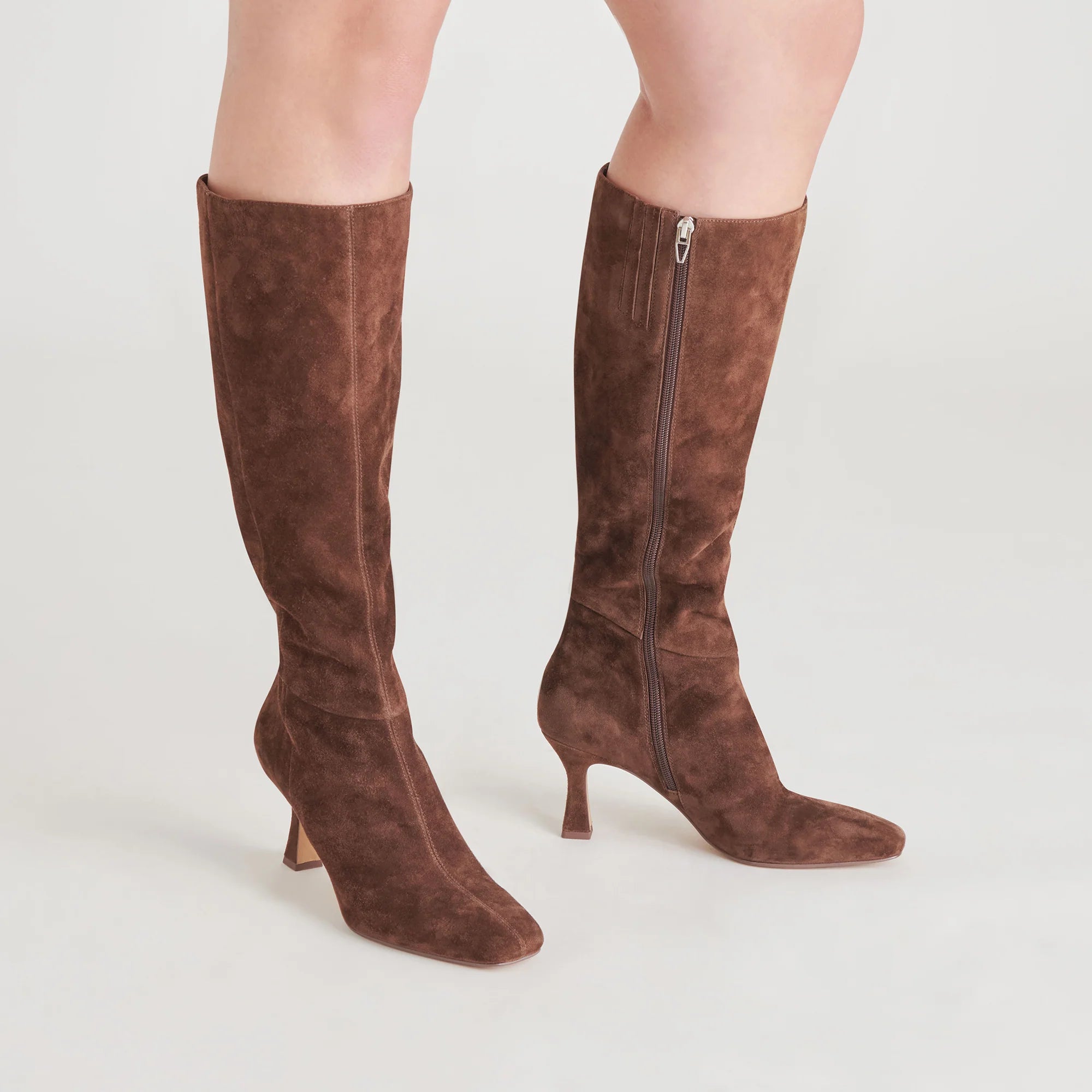 GYRA DARK BROWN SUEDE Dolce Vita Canada