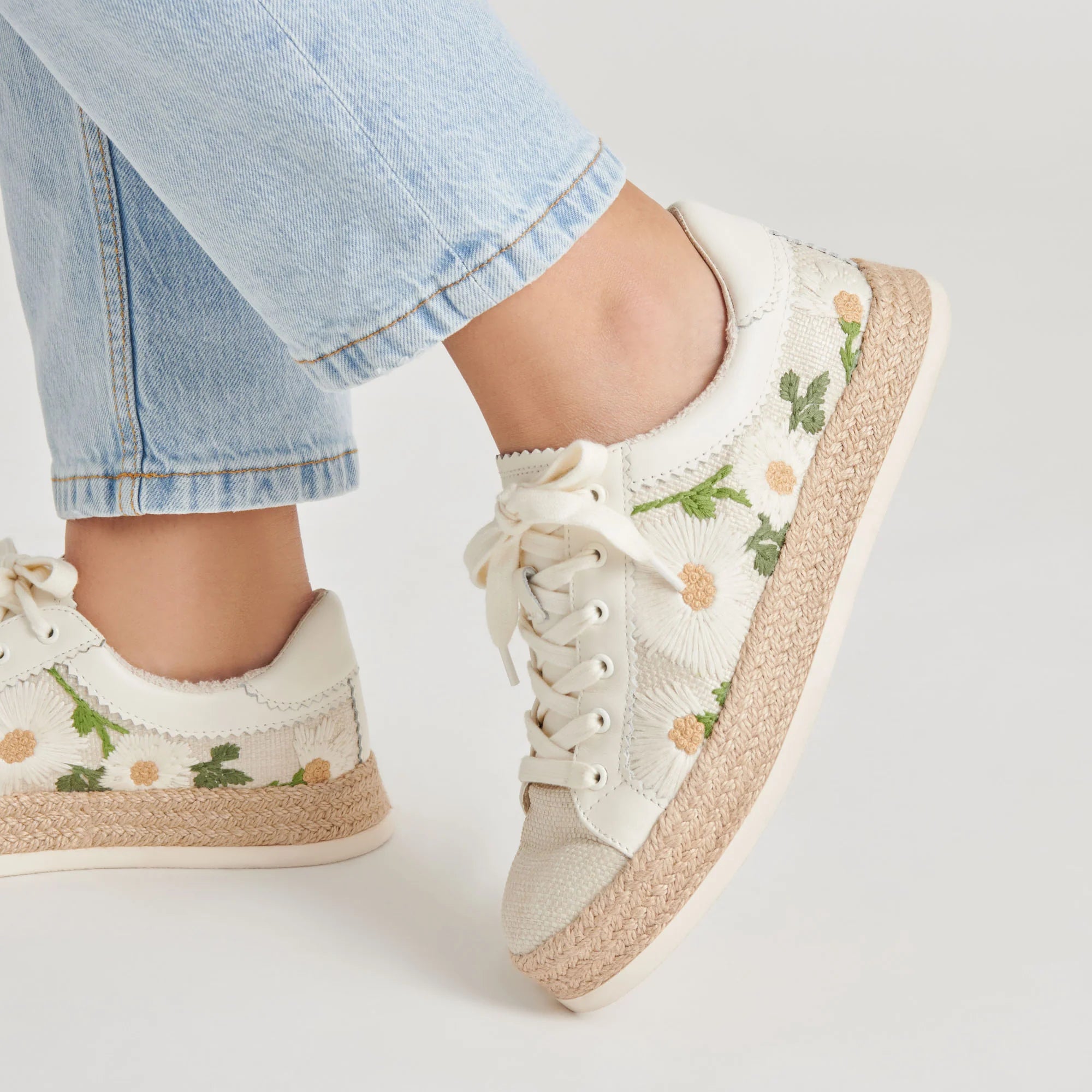 AZALIA WHITE FLORAL RAFFIA